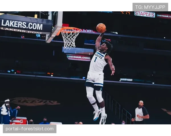 深度战术:解析森林狼与雷霆的潜在对决,联盟顶级防守球队间的博弈